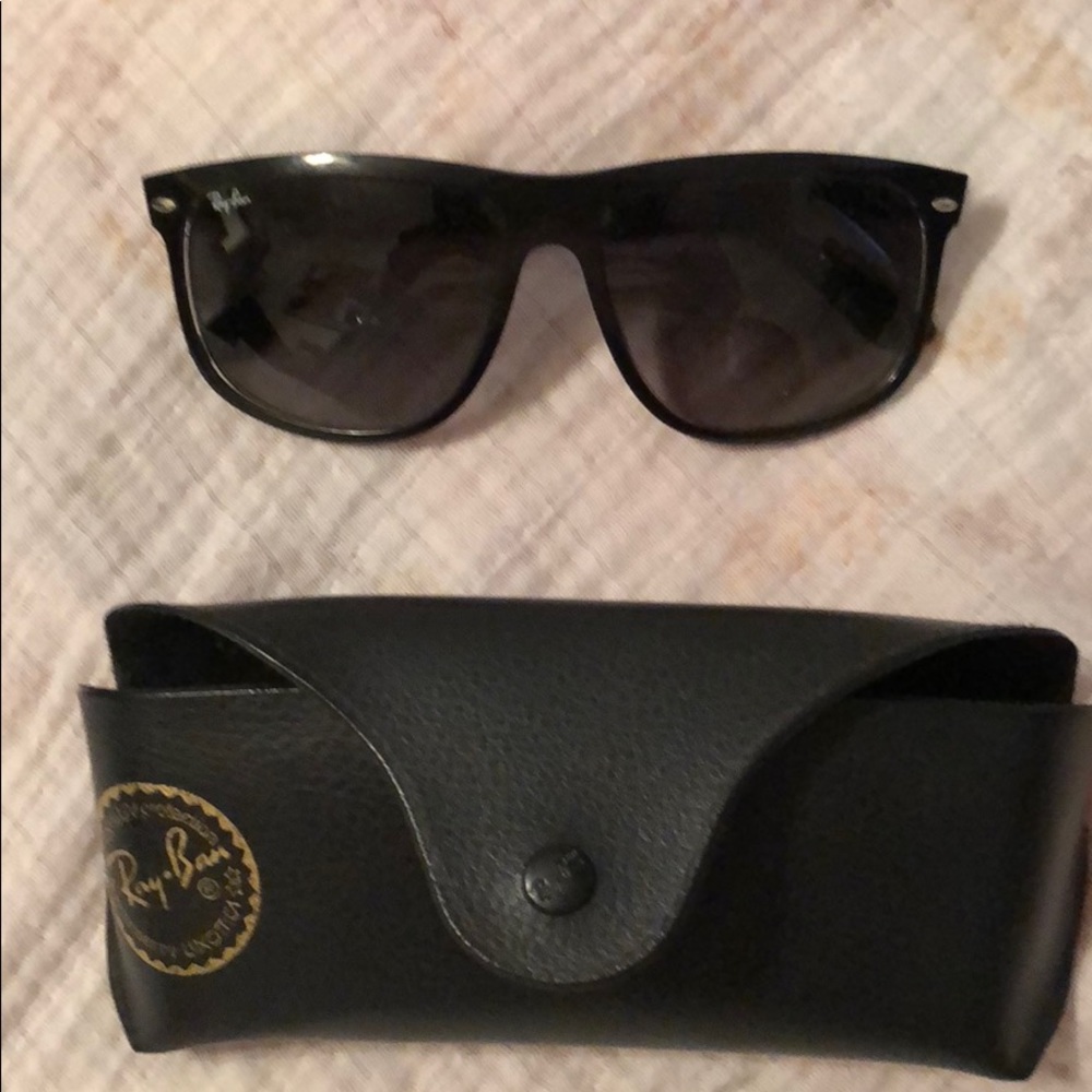 Oversized vintage raybans. EUC celeb style